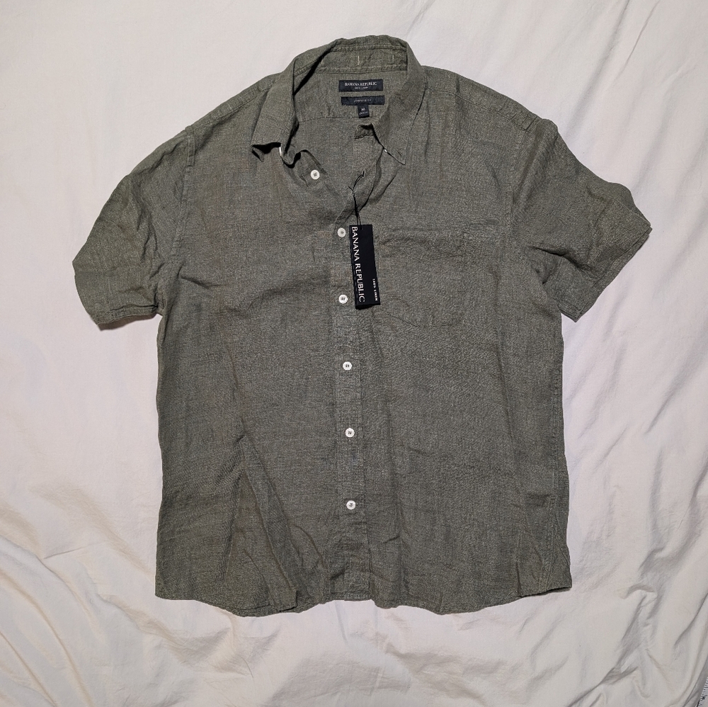 Banana Republic Men's Olive Linen Button Down Shirt